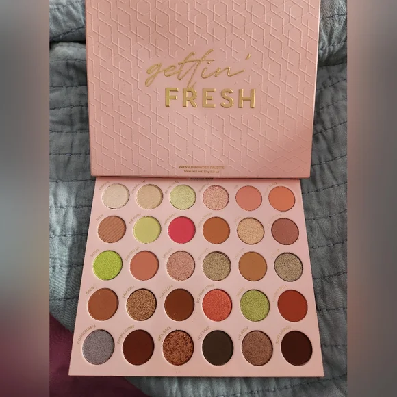 ColourPop Eyeshadow Palette Collection - Picture 3 of 14